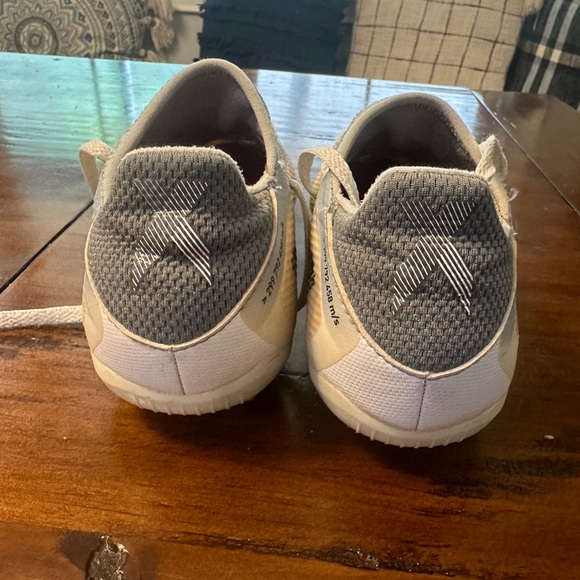 Adidas Soccer Cleats Sz3 - Picture 4 of 4